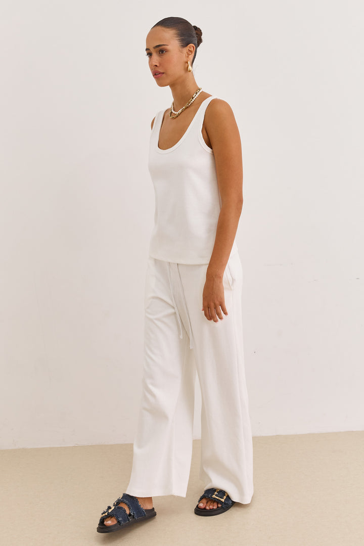 גופיית אנוק סיומת גזורה | לבן