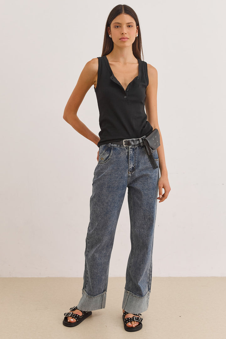 גופיית בייסיק האני כפתורים | שחור