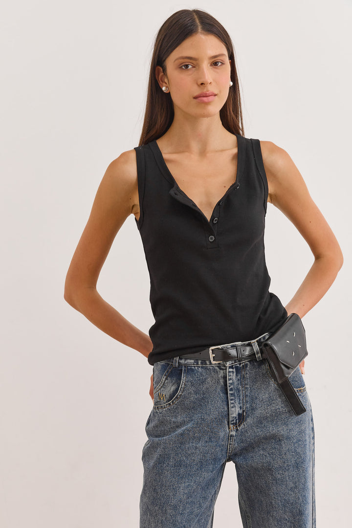 גופיית בייסיק האני כפתורים | שחור