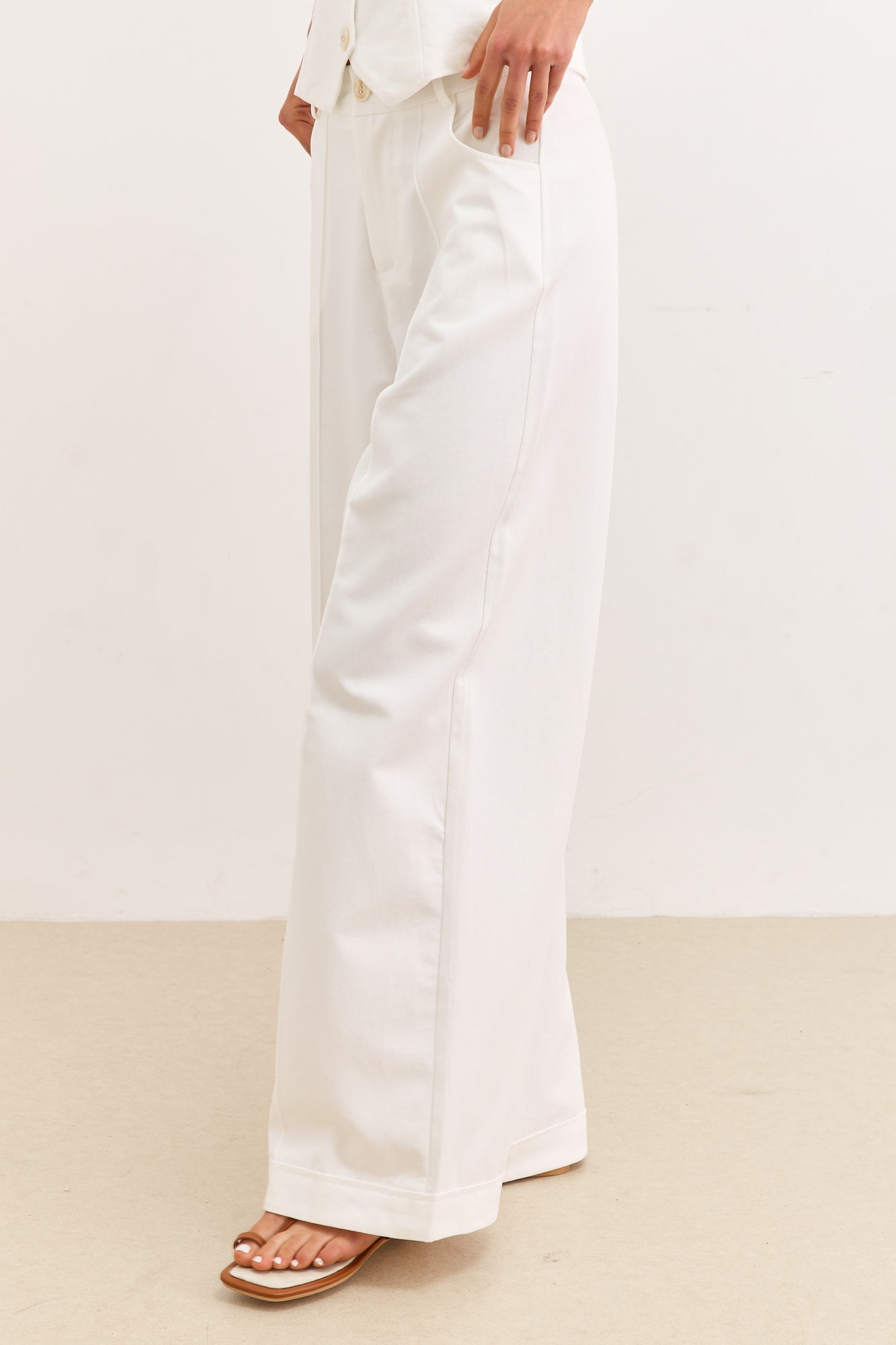 מכנסי אודיה גזרה רחבה | לבן