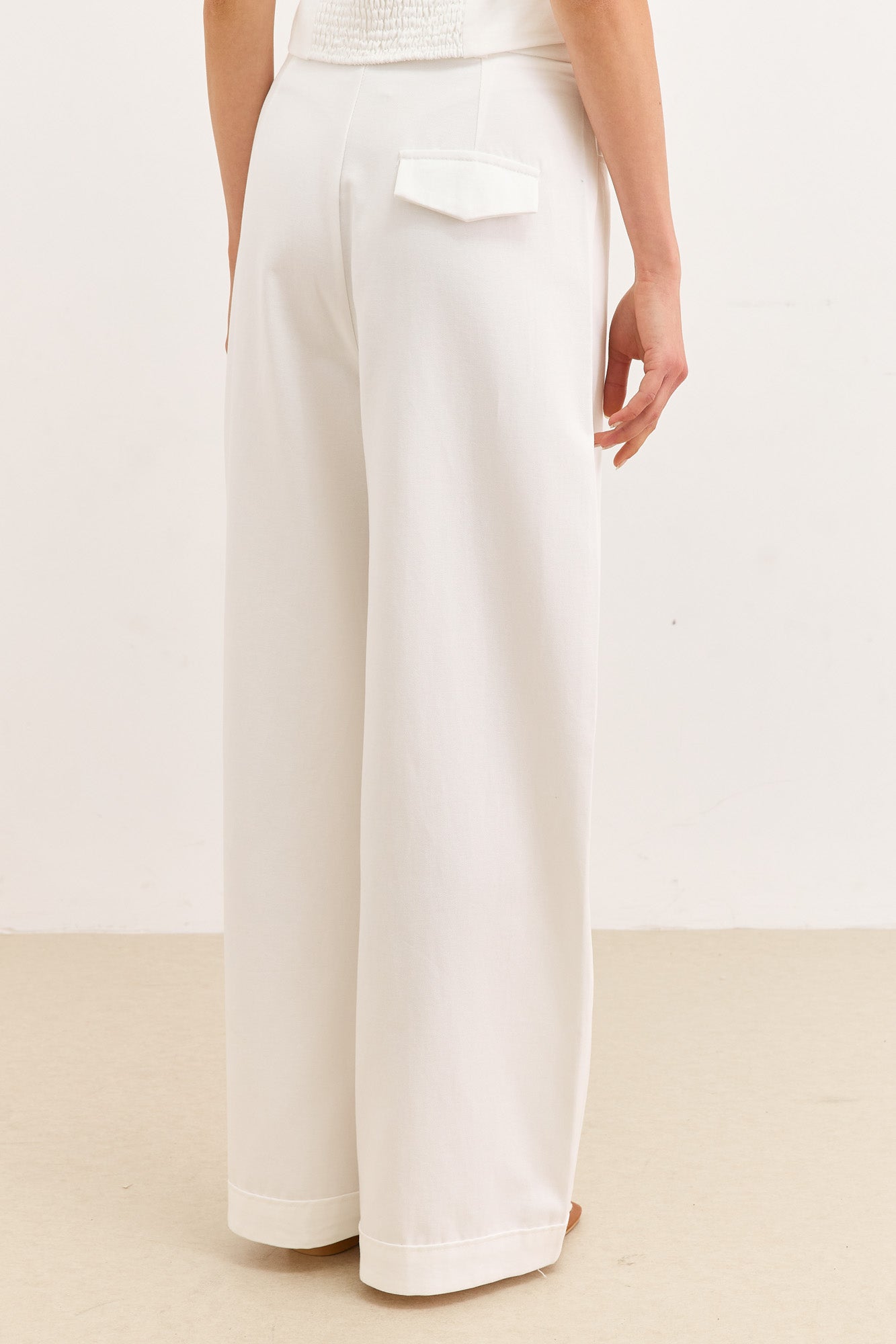 מכנסי אודיה גזרה רחבה | לבן
