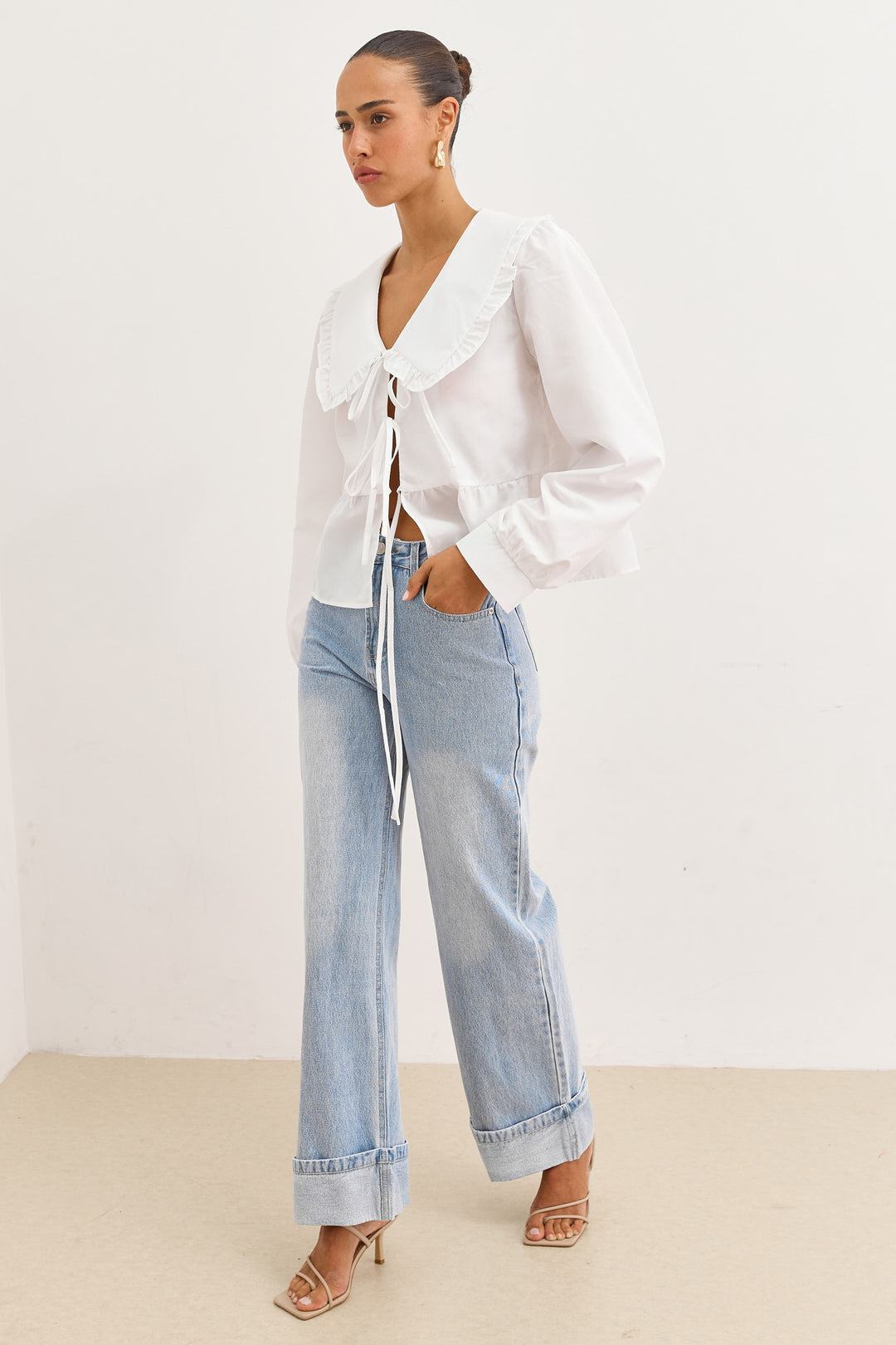 חולצת קשירות מיורקה צווארון וולנים | לבן