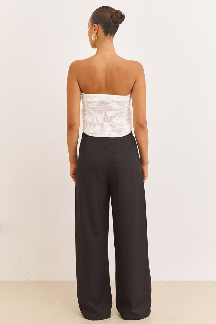 סטרפלס יוסטון בשילוב קפלים | לבן