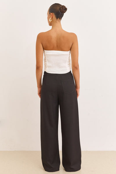 סטרפלס יוסטון בשילוב קפלים | לבן