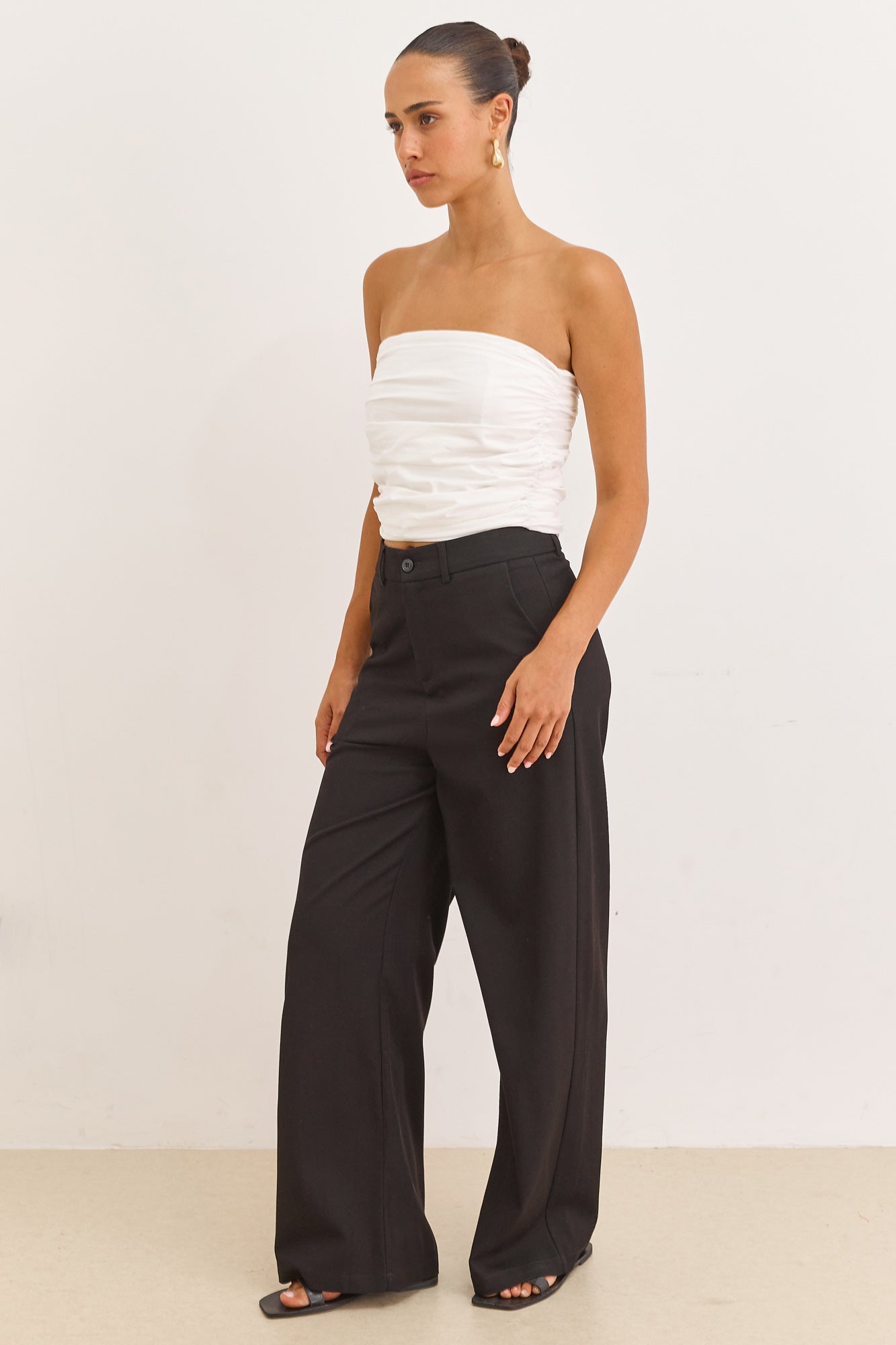 מכנסיים מחויטים איב גזרה ישרה | שחור