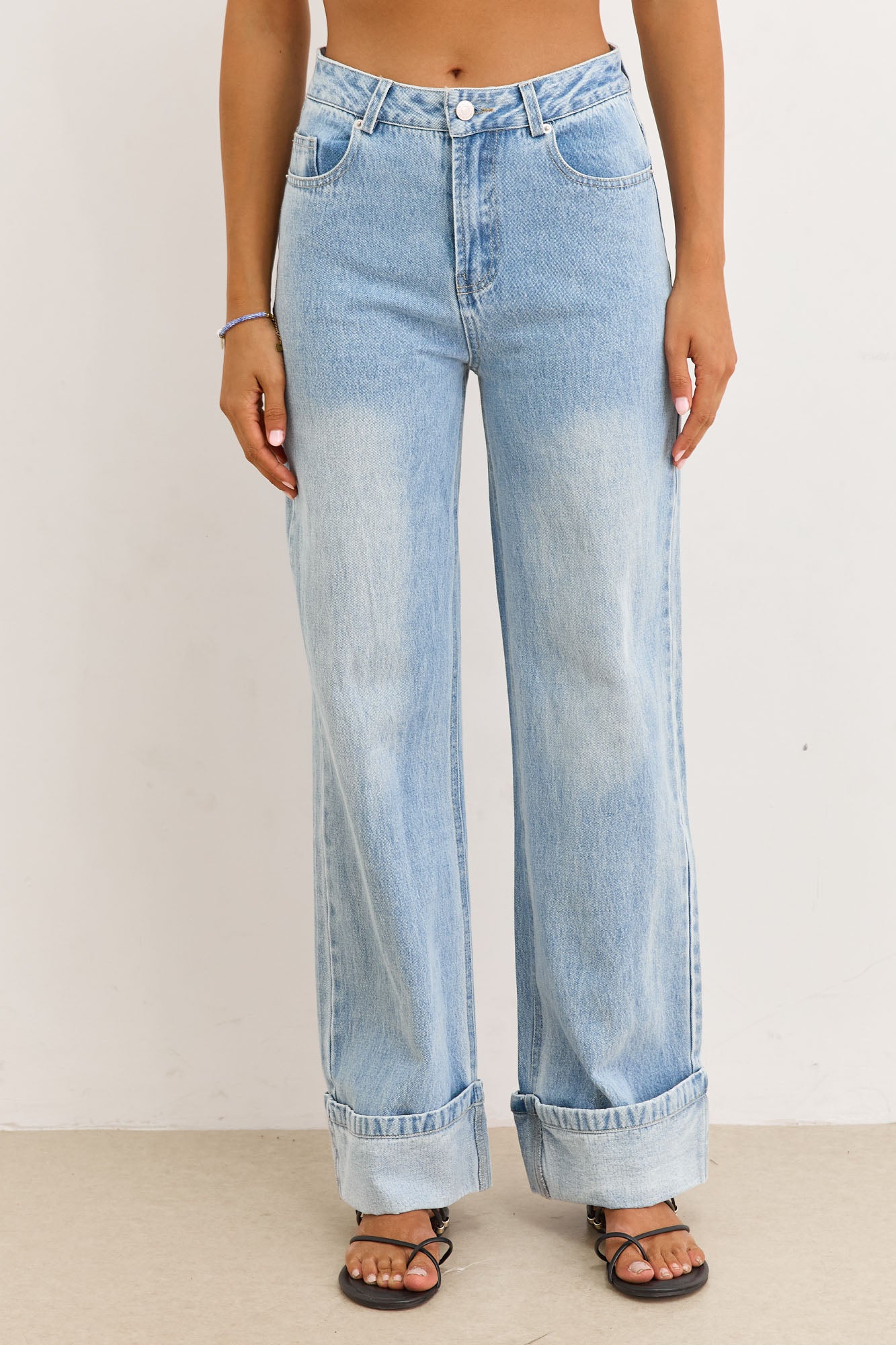 מכנסי ג'ינס ג'ניפר סיומת קיפול | ג'ינס בהיר