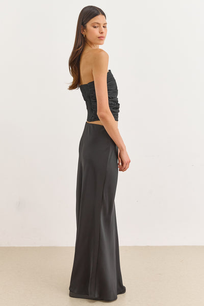 סטרפלס יוסטון בשילוב קפלים | שחור