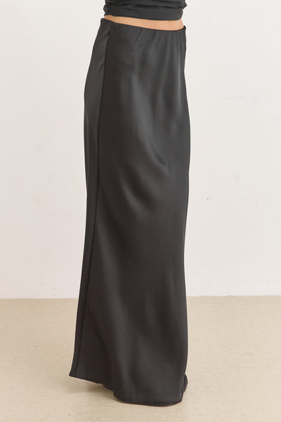 חצאית מלורי סאטן אורך מקסי | שחור