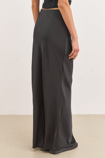 חצאית מלורי סאטן אורך מקסי | שחור