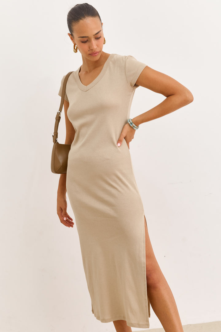 שמלת בייסיק ג'ני מחשוף וי | בז'
