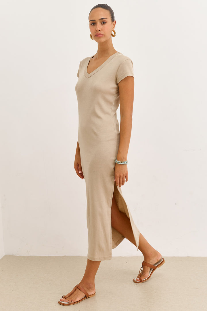 שמלת בייסיק ג'ני מחשוף וי | בז'