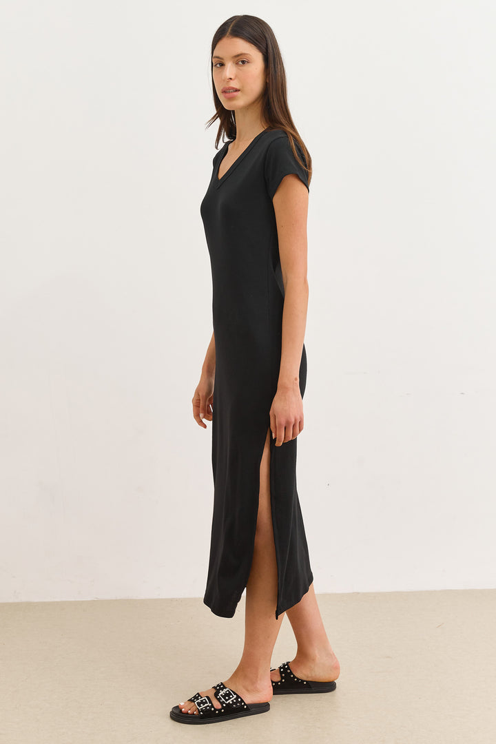 שמלת בייסיק ג'ני מחשוף וי | שחור