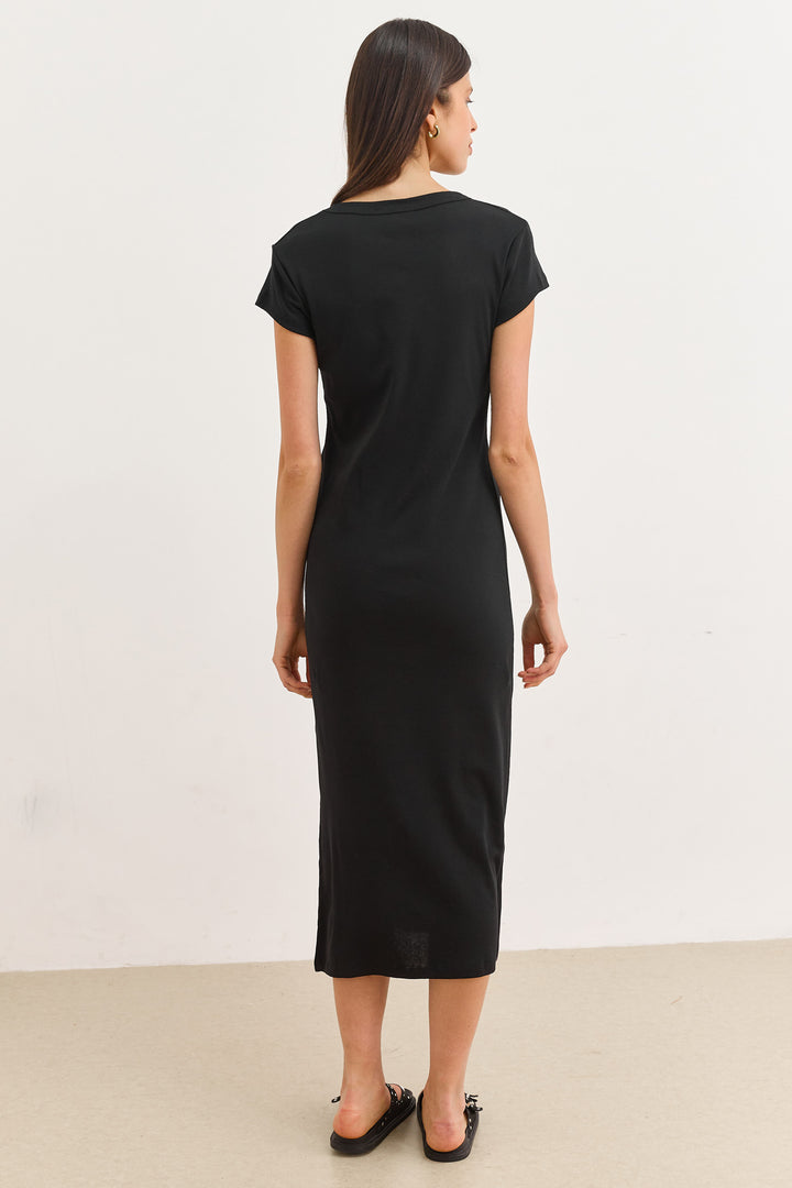 שמלת בייסיק ג'ני מחשוף וי | שחור