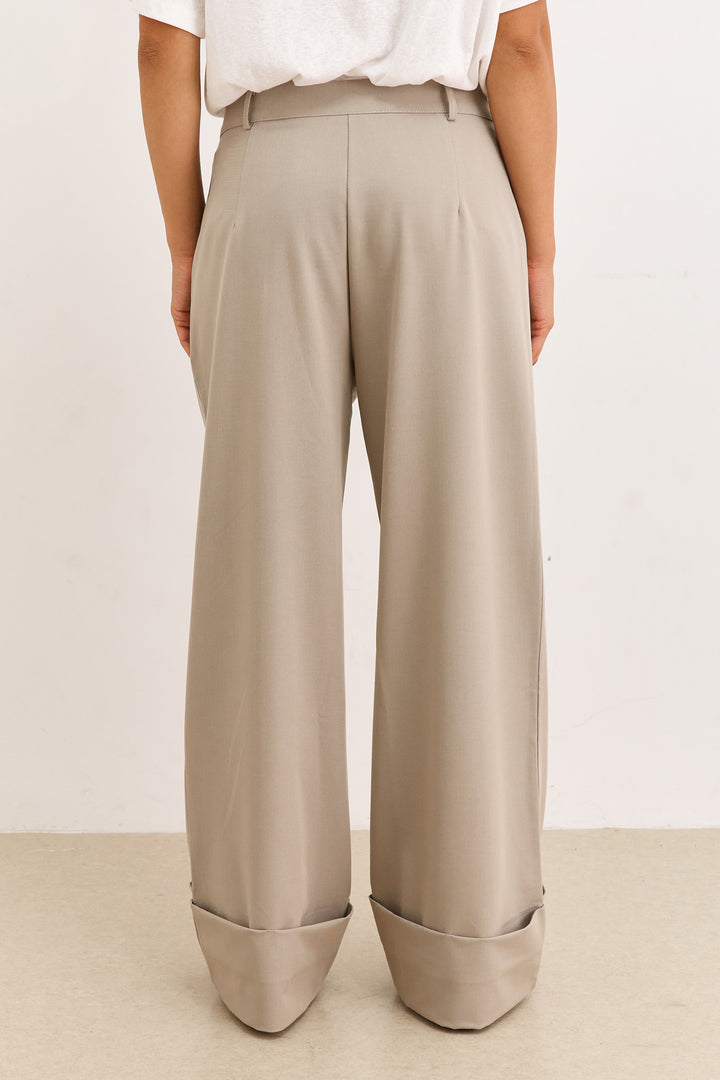 מכנסיים מחויטים מיקה סיומת קיפול | חאקי