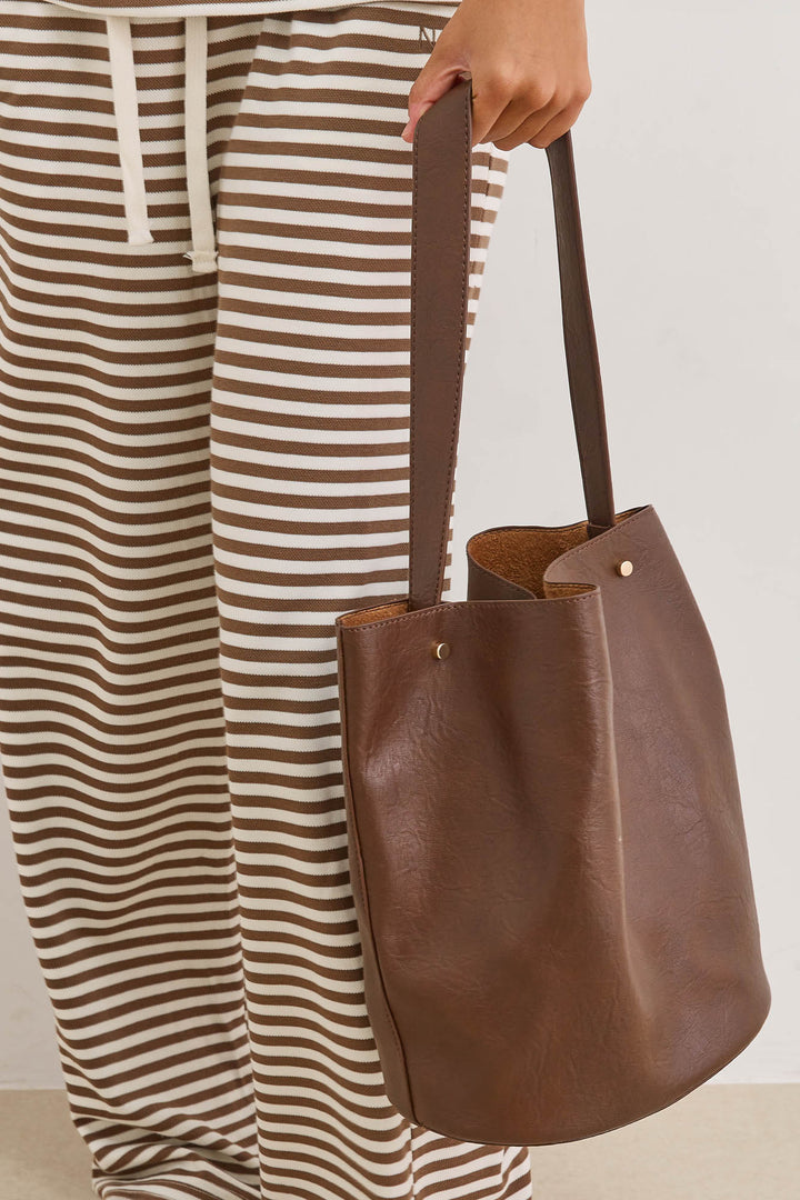 תיק שק אנוק דמוי עור | חום כהה