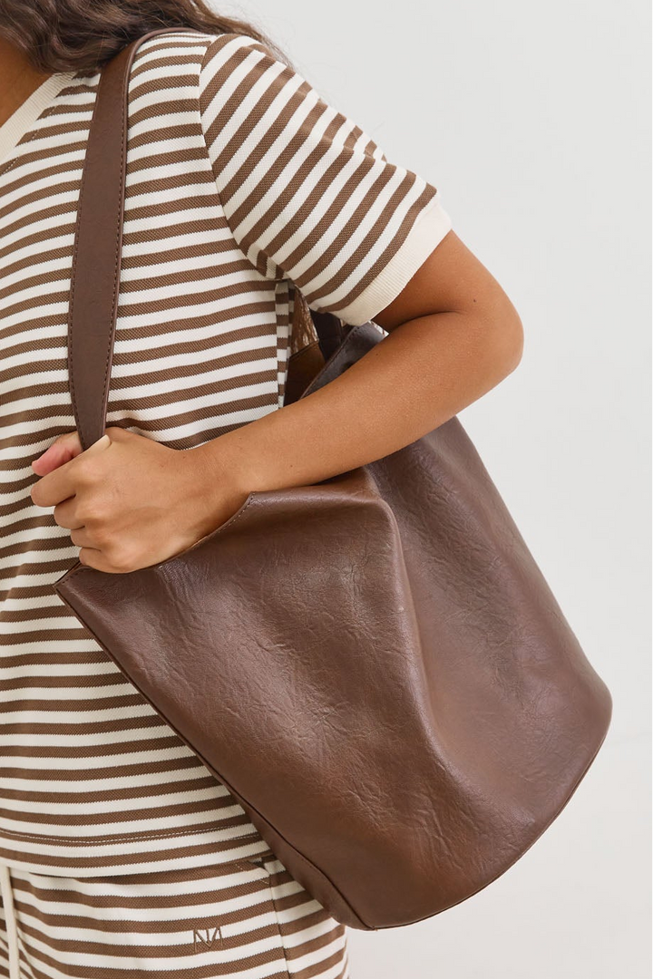 תיק שק אנוק דמוי עור | חום כהה