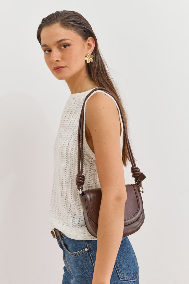 תיק מעוגל איאן דמוי עור | חום כהה