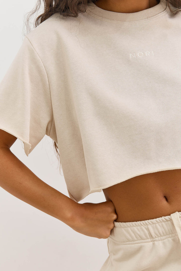 חולצת פרנץ' טרי סלסט גזרת קרופ | בז'