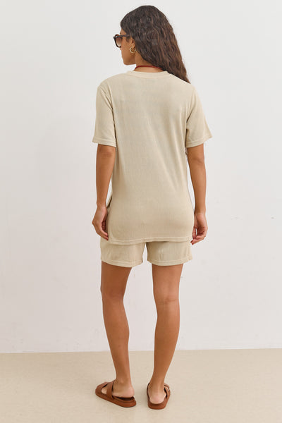 טי שירט קארי טקסטורת פסים | בז'