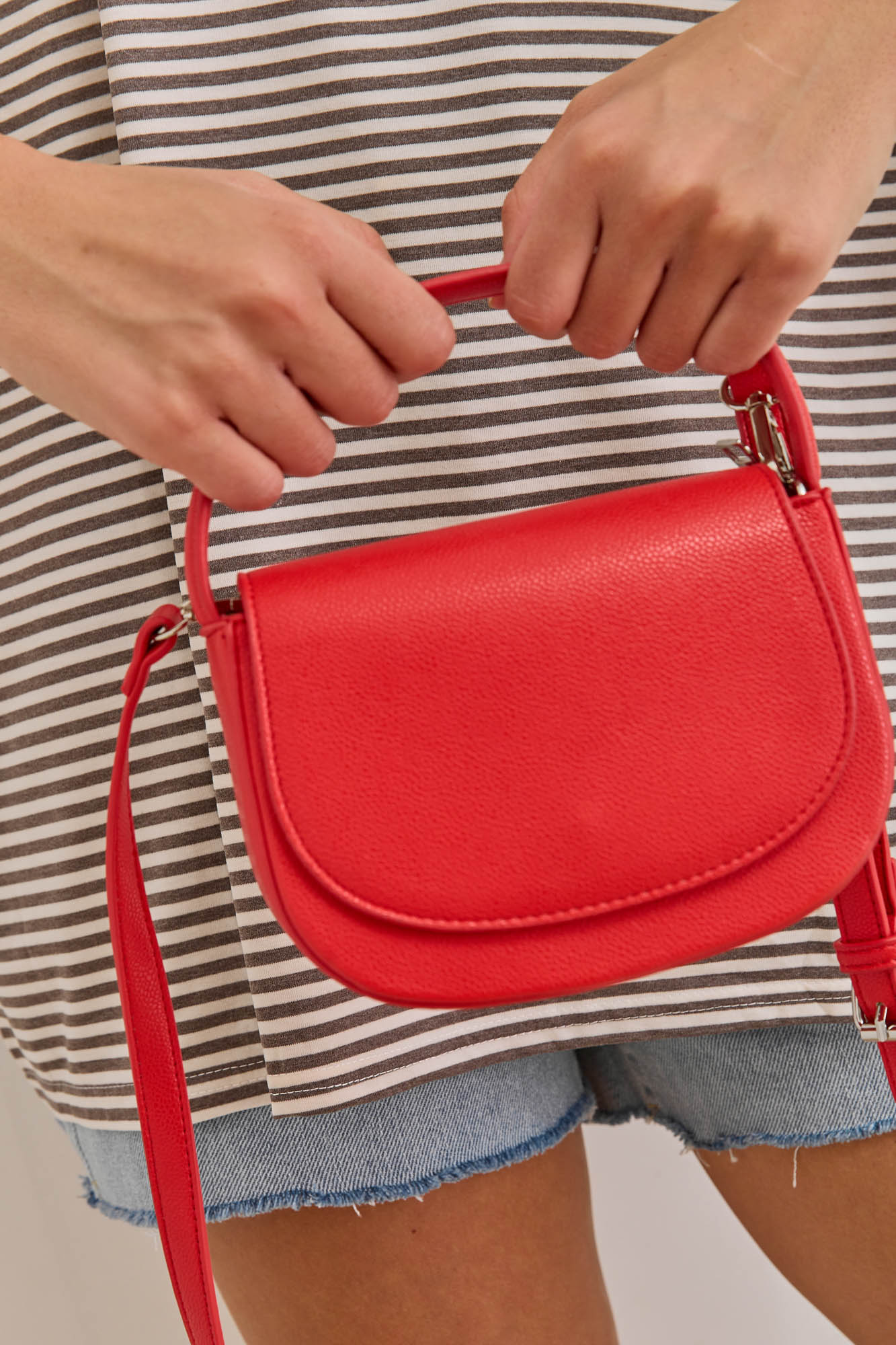 תיק יד קייטי דמוי עור | אדום