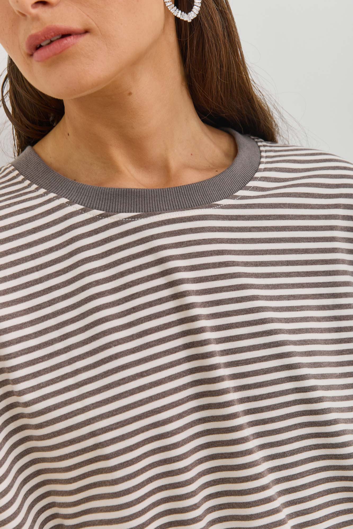 טי שירט אתנה סטרייפס גזרת אוברסייז | אפור/לבן
