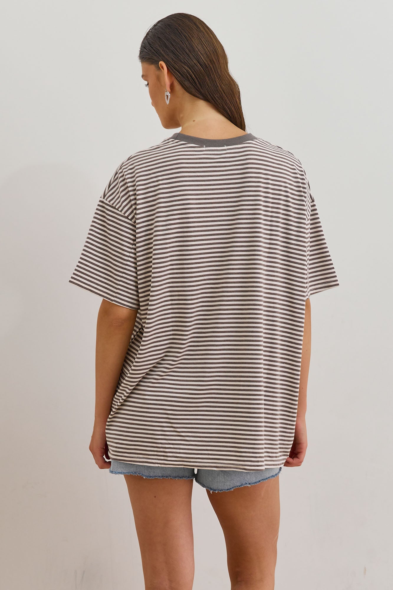 טי שירט אתנה סטרייפס גזרת אוברסייז | אפור/לבן