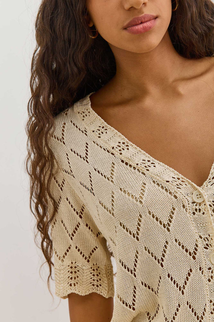 חולצת כפתורים קלייר קרושה | בז'