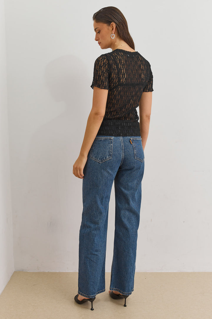 חולצת הלנה בד תחרה | שחור