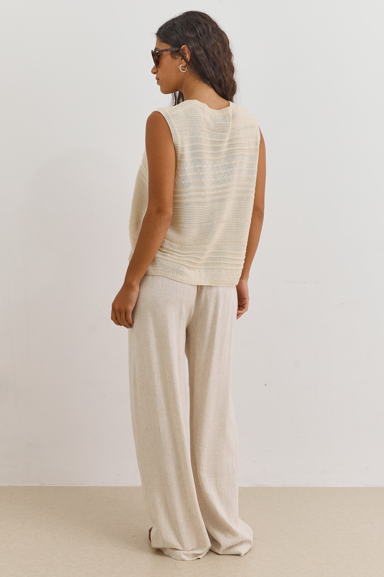 ווסט סריג תיאה עם טקסטורה | בז'