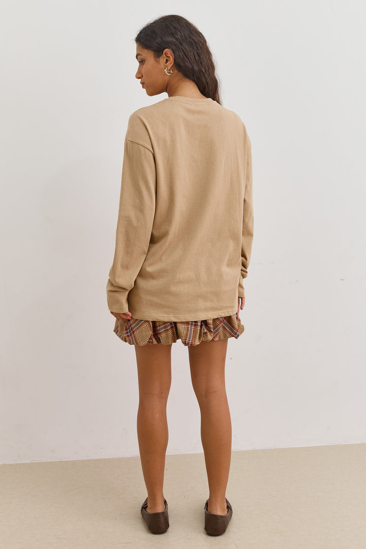 טי שירט בייסיק מדיסון שרוול ארוך | מוקה