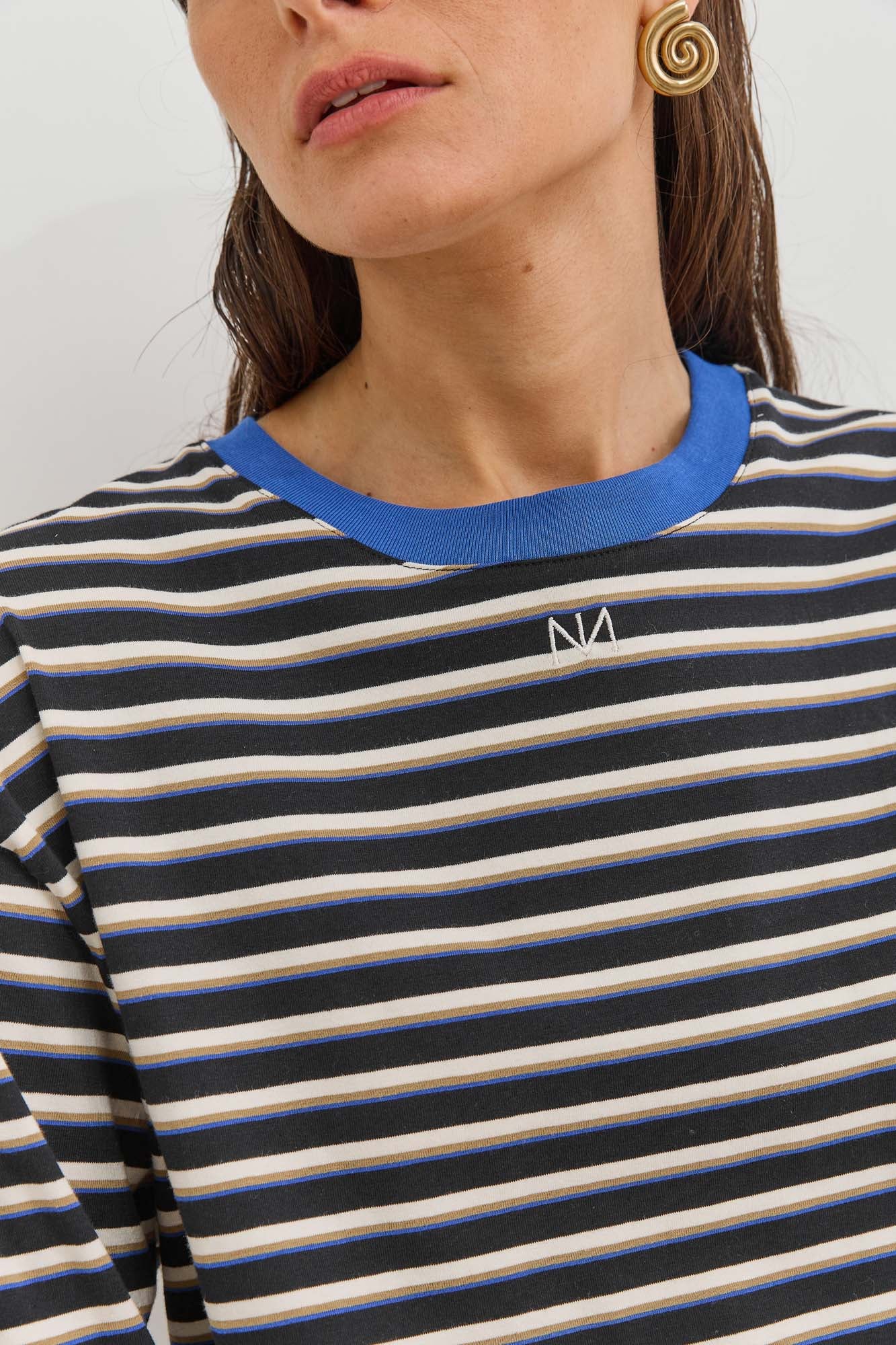 חולצת טי סטרייפס אנורה רקמת לוגו | שחור/שמנת