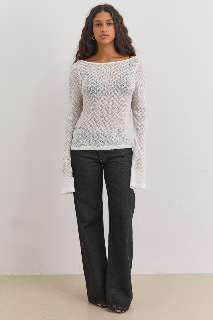 חולצת נסטיה מחוררת פתח בגב | לבן