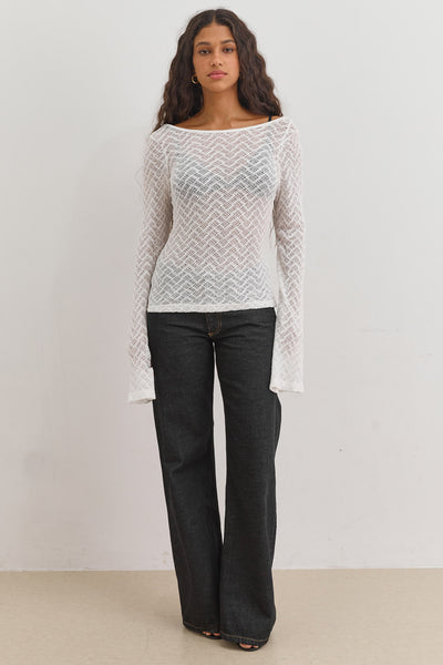 חולצת נסטיה מחוררת פתח בגב | לבן