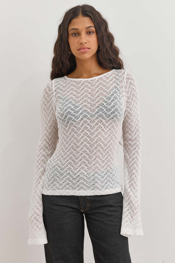 חולצת נסטיה מחוררת פתח בגב | לבן