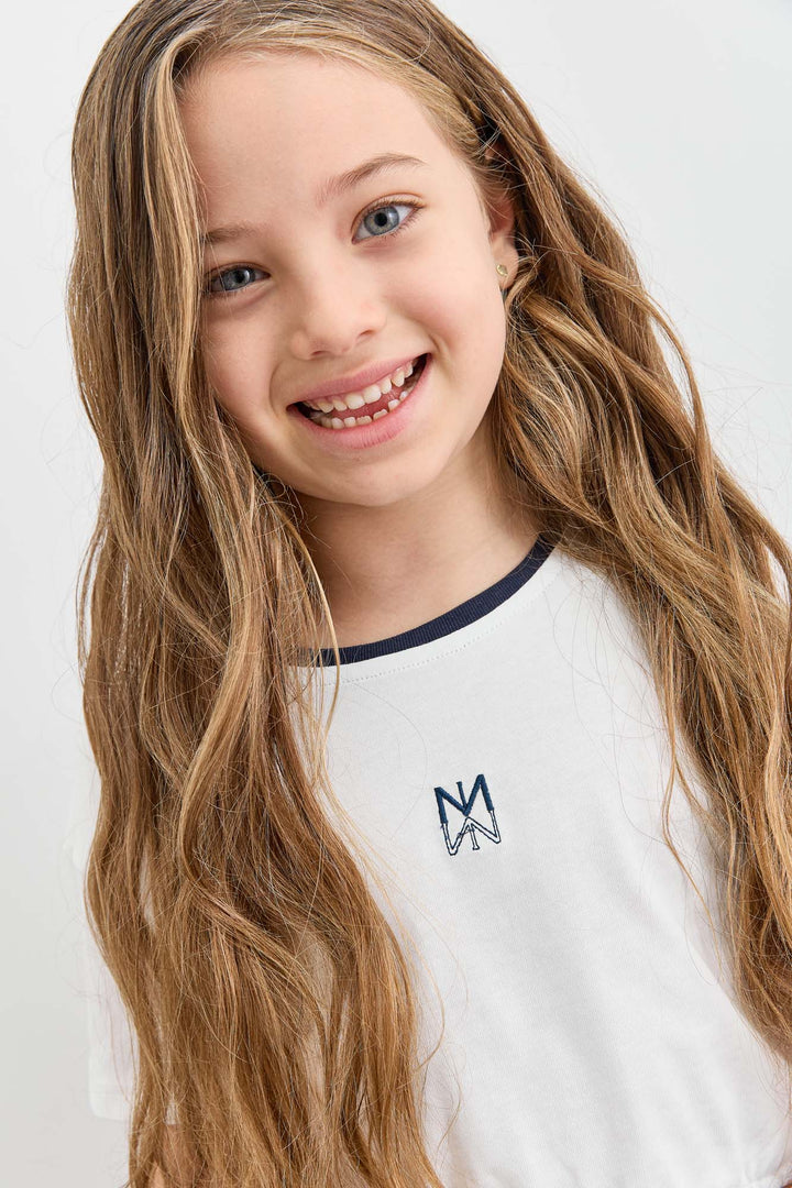 טי שירט בגזרת קרופ גומי במותן | לבן/כחול