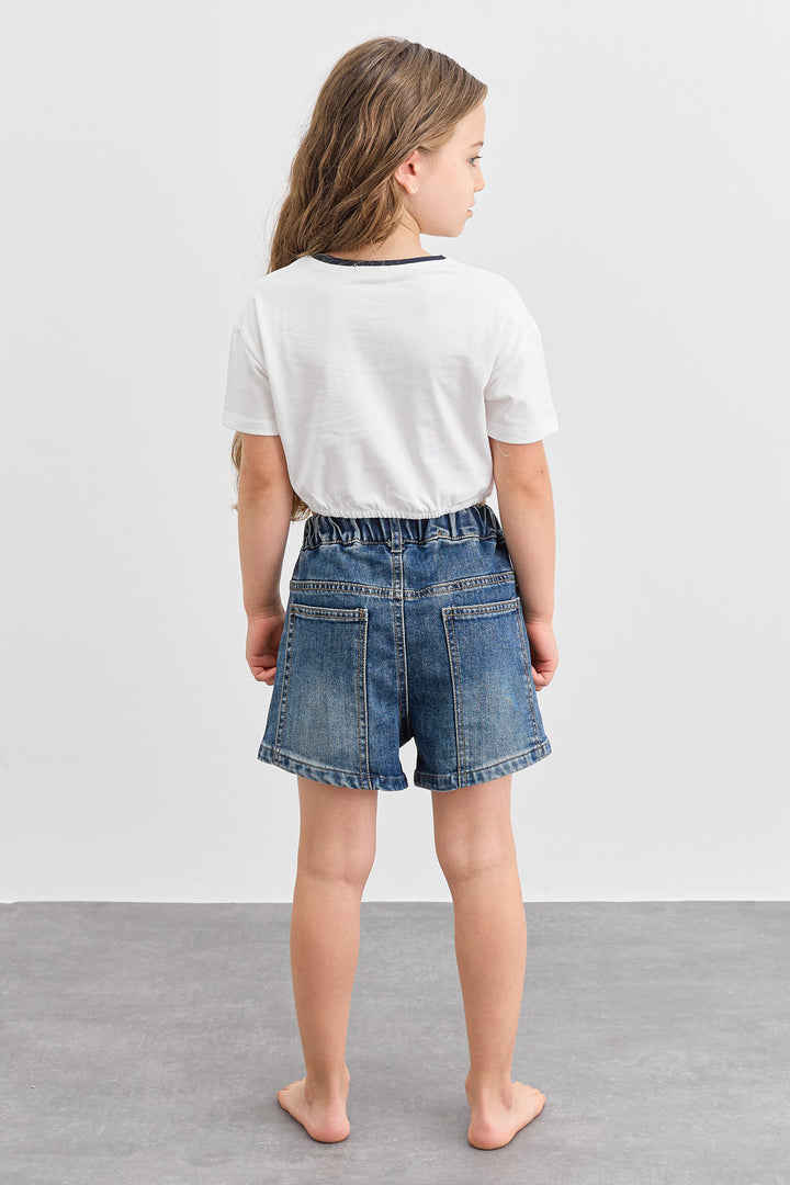 טי שירט בגזרת קרופ גומי במותן | לבן/כחול