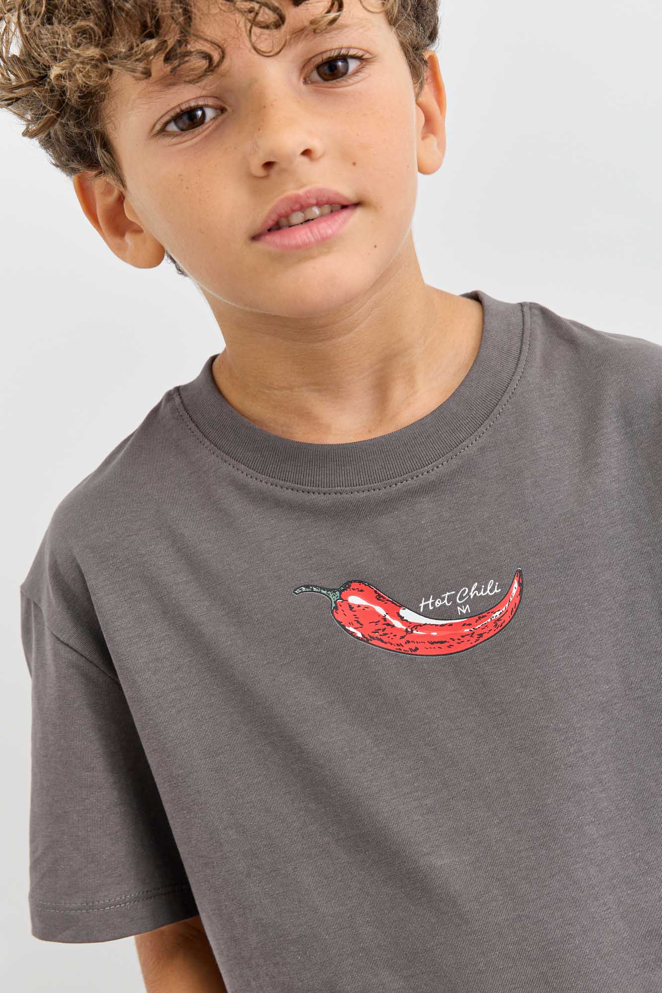 טי שירט HOT CHILI בגזרת אוברסייז  | אפור