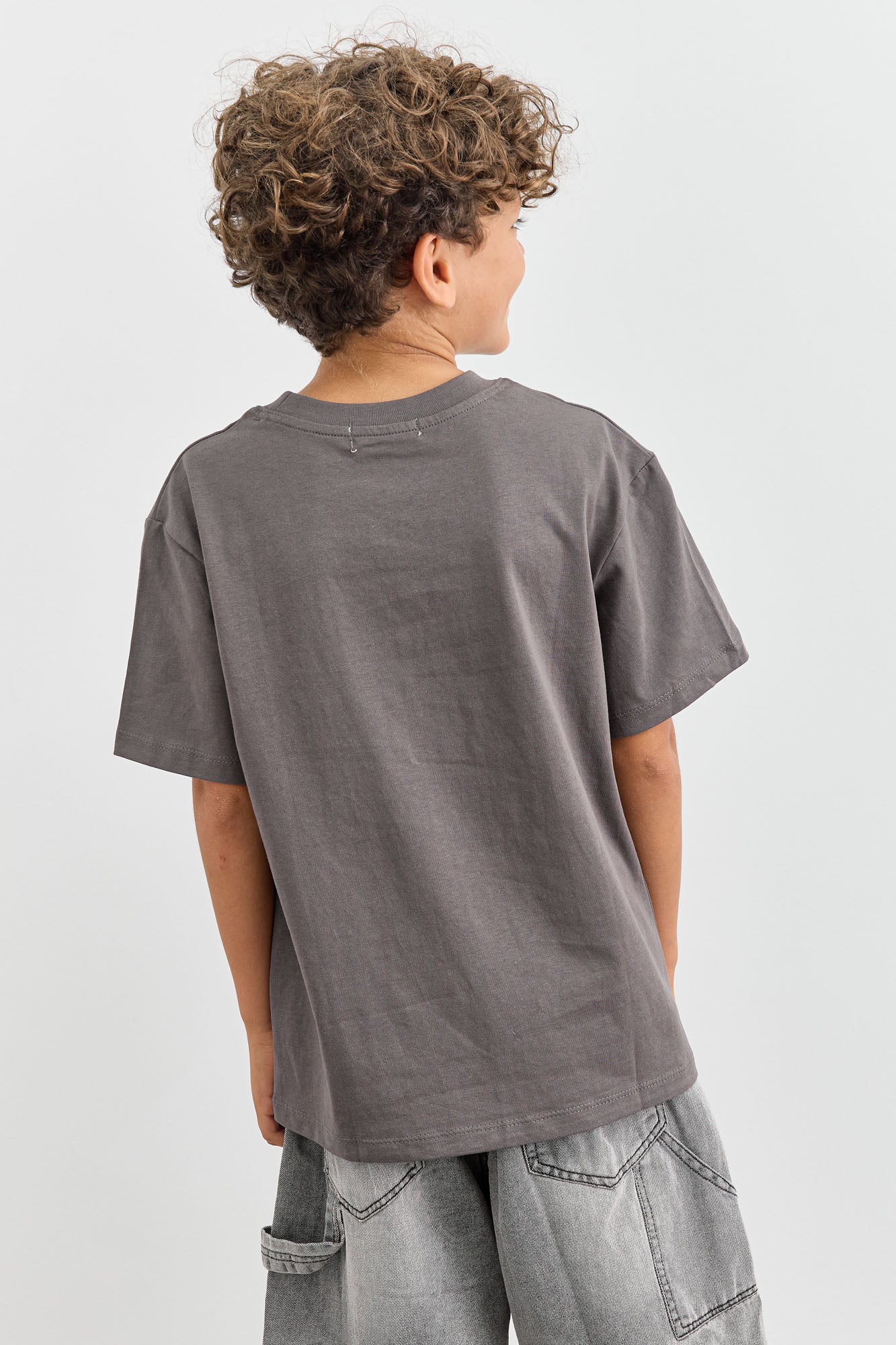 טי שירט HOT CHILI בגזרת אוברסייז  | אפור