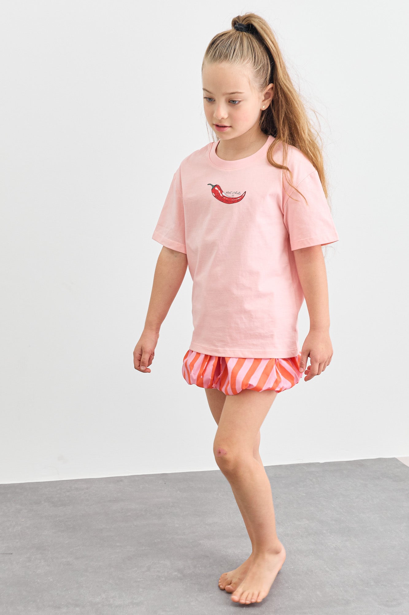 טי שירט HOT CHILI בגזרת אוברסייז  | ורוד