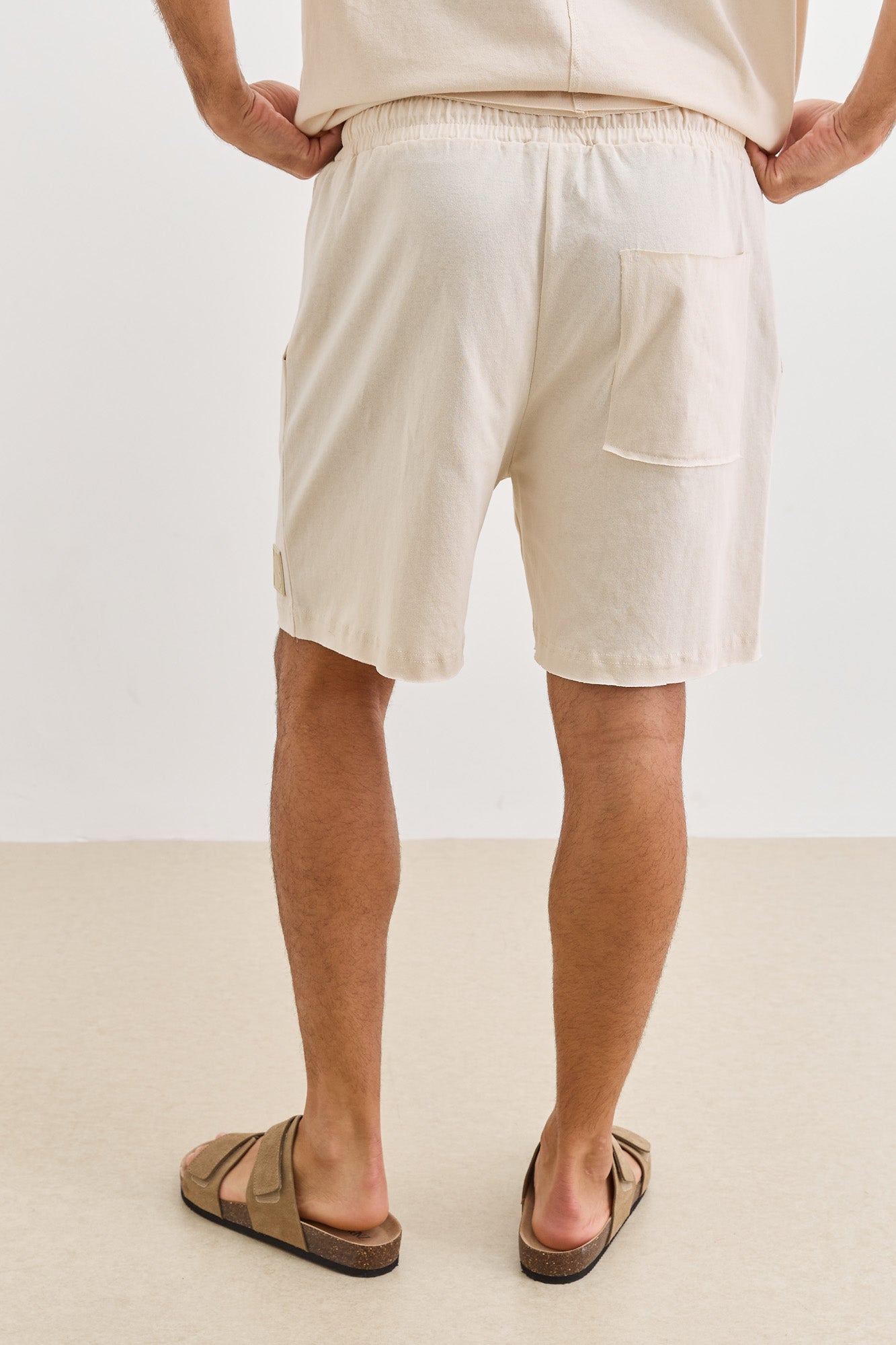 מכנסיי סיימון בשילוב פאץ' לוגו | אבן