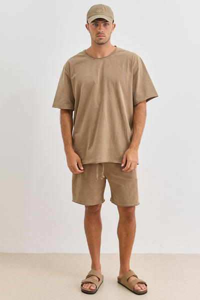 טי שירט קרלוס וואש סיומת גזורה | חום