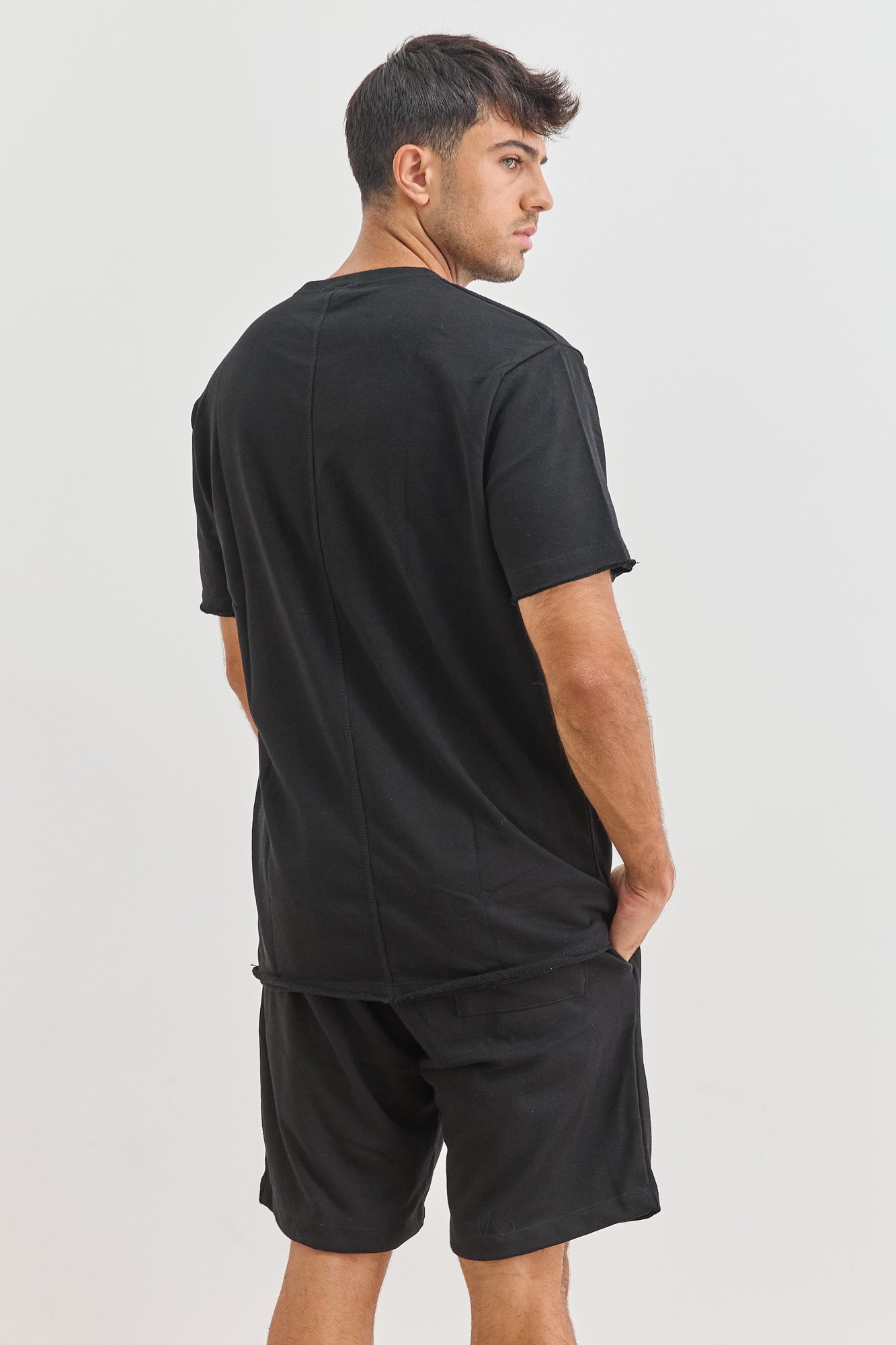 טי שירט תומאס פרנץ' טרי סיומת גזורה | שחור