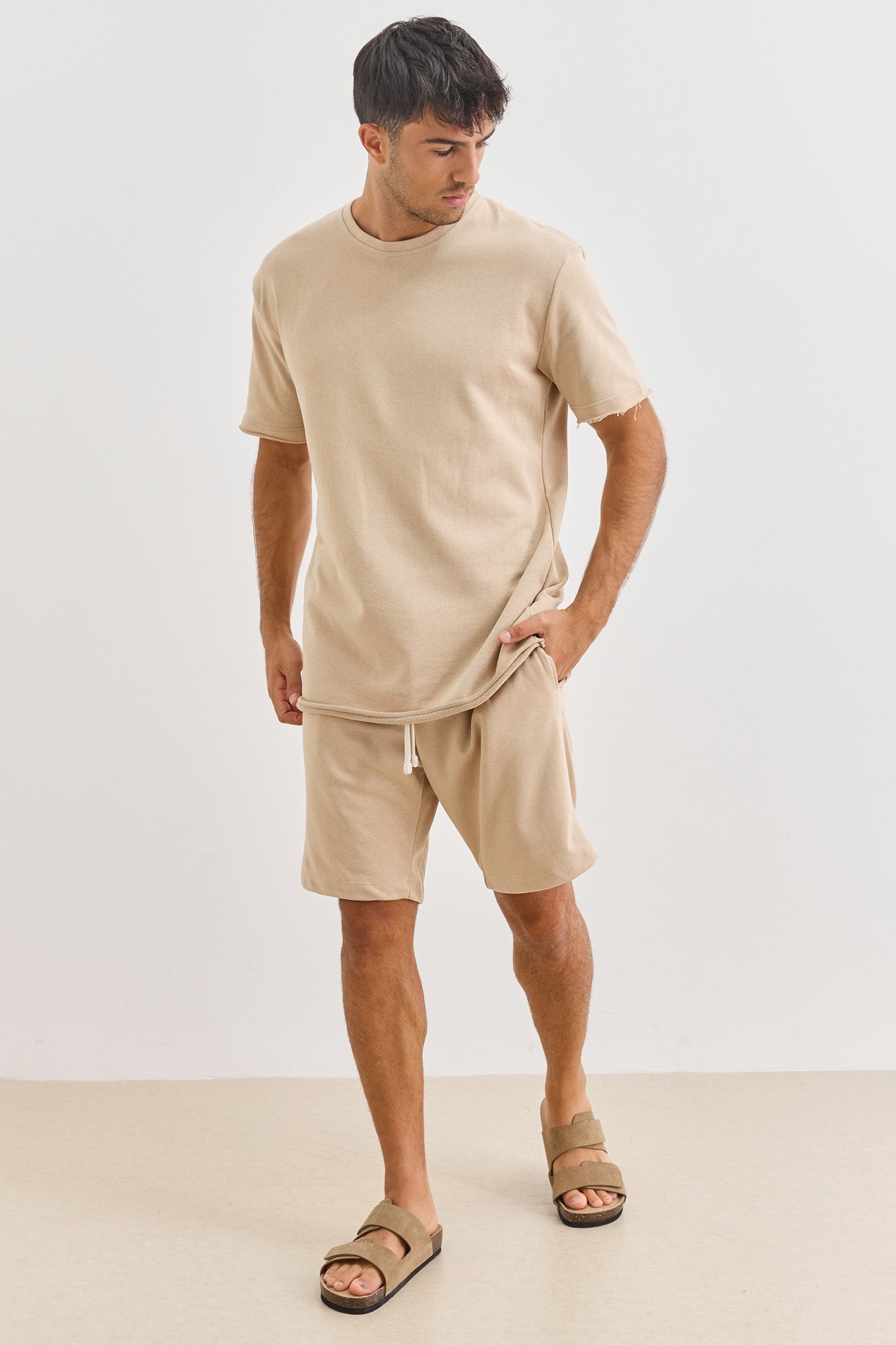 טי שירט תומאס פרנץ' טרי סיומת גזורה | בז'