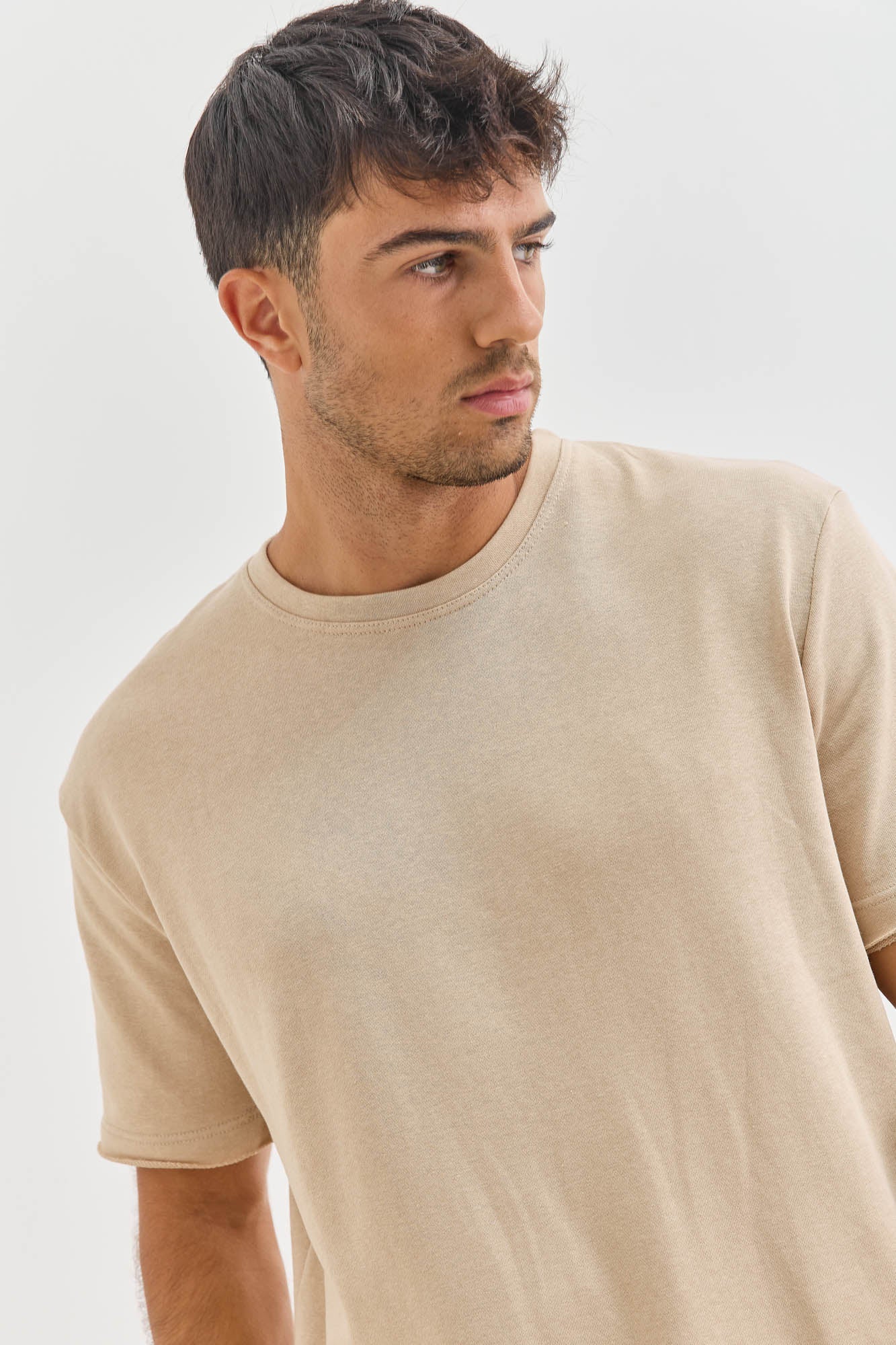 טי שירט תומאס פרנץ' טרי סיומת גזורה | בז'