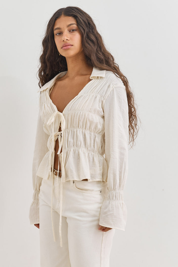 חולצה שקפקפה גוון סגירת קשירות | שמנת