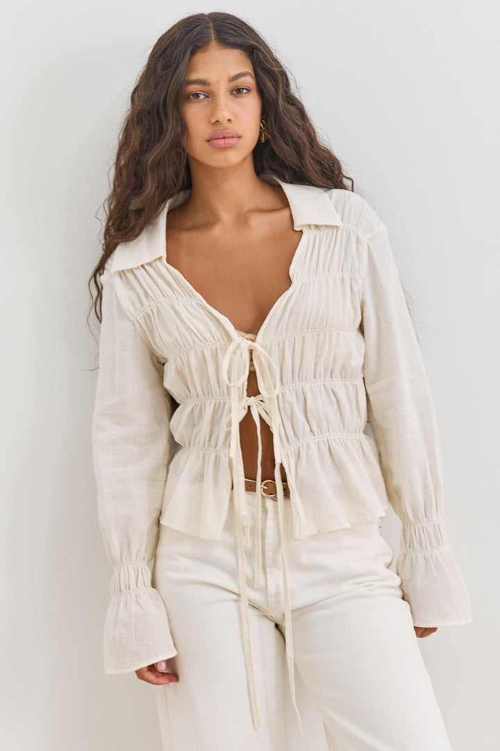 חולצה שקפקפה גוון סגירת קשירות | שמנת