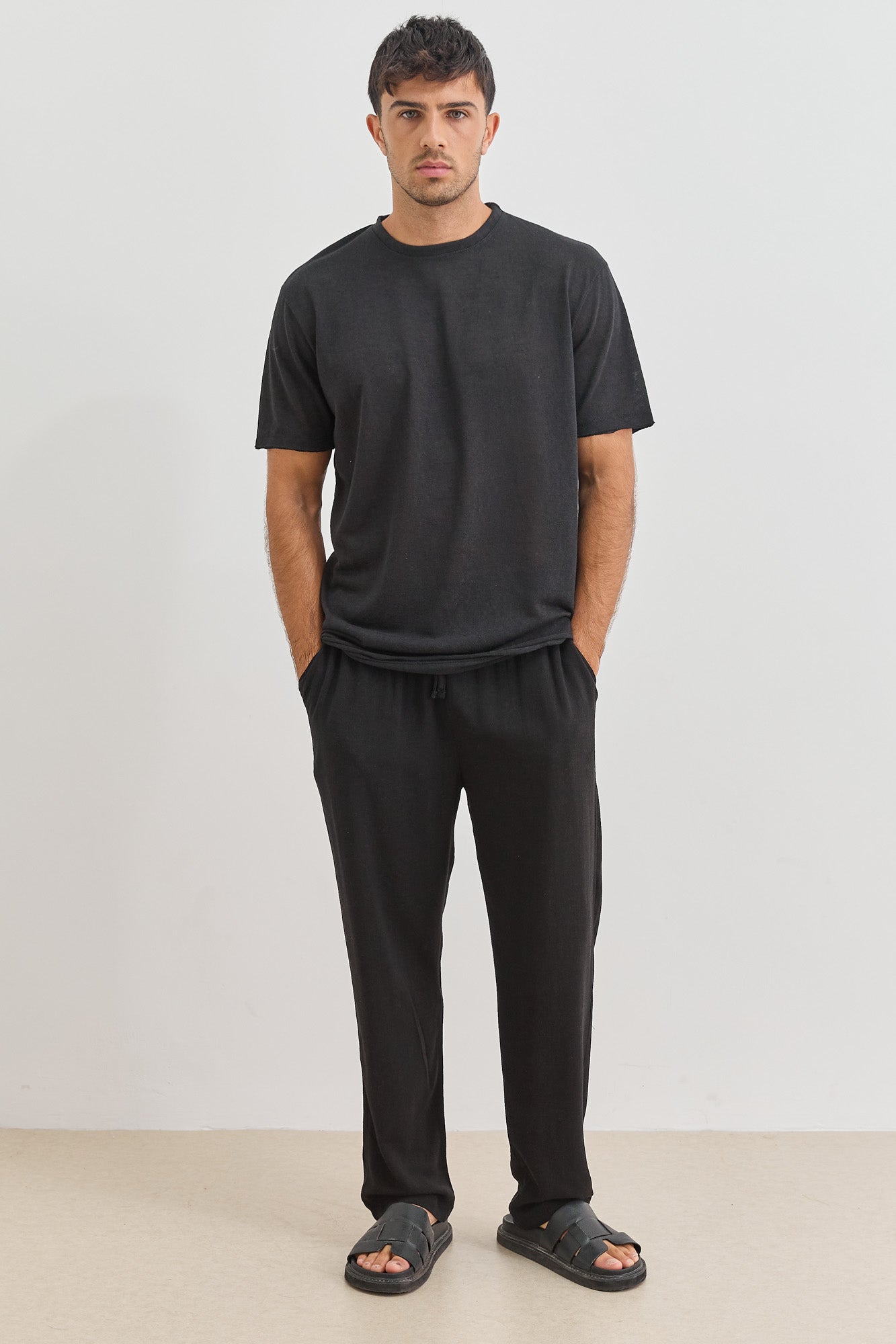 חולצת דמוי פשתן דין גזרת SLIM | שחור