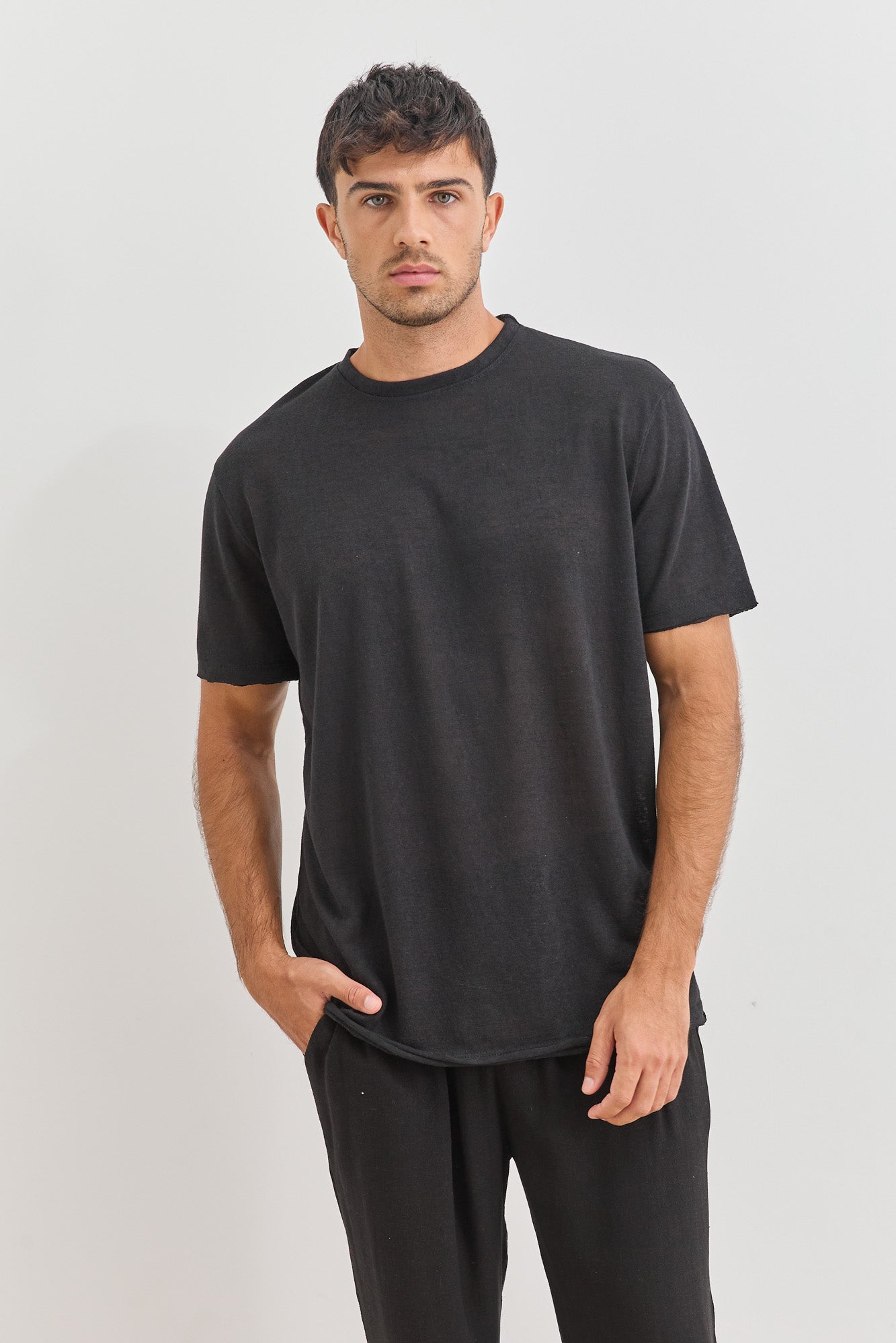 חולצת דמוי פשתן דין גזרת SLIM | שחור