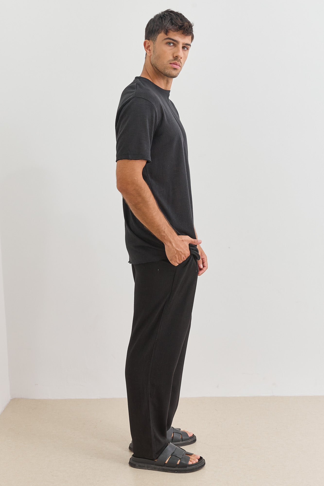 חולצת דמוי פשתן דין גזרת SLIM | שחור