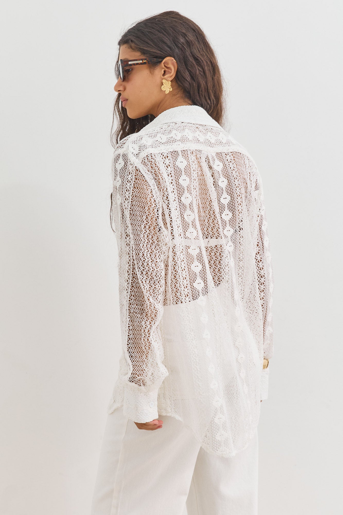 מכופתרת קזבלנקה בד תחרה | שמנת